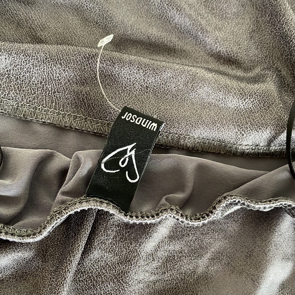 Backless dress - Picture 4 of 5